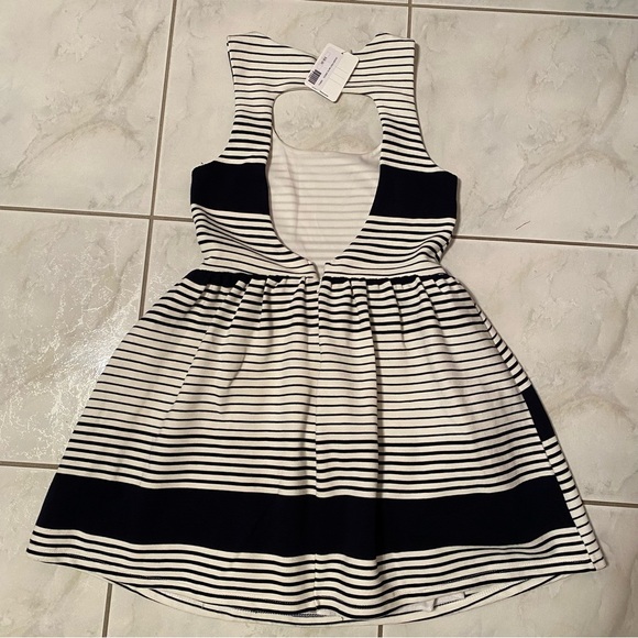 - NWT Dainty Hooligan Striped Mini Dress cutout back size - Picture 2 of 10
